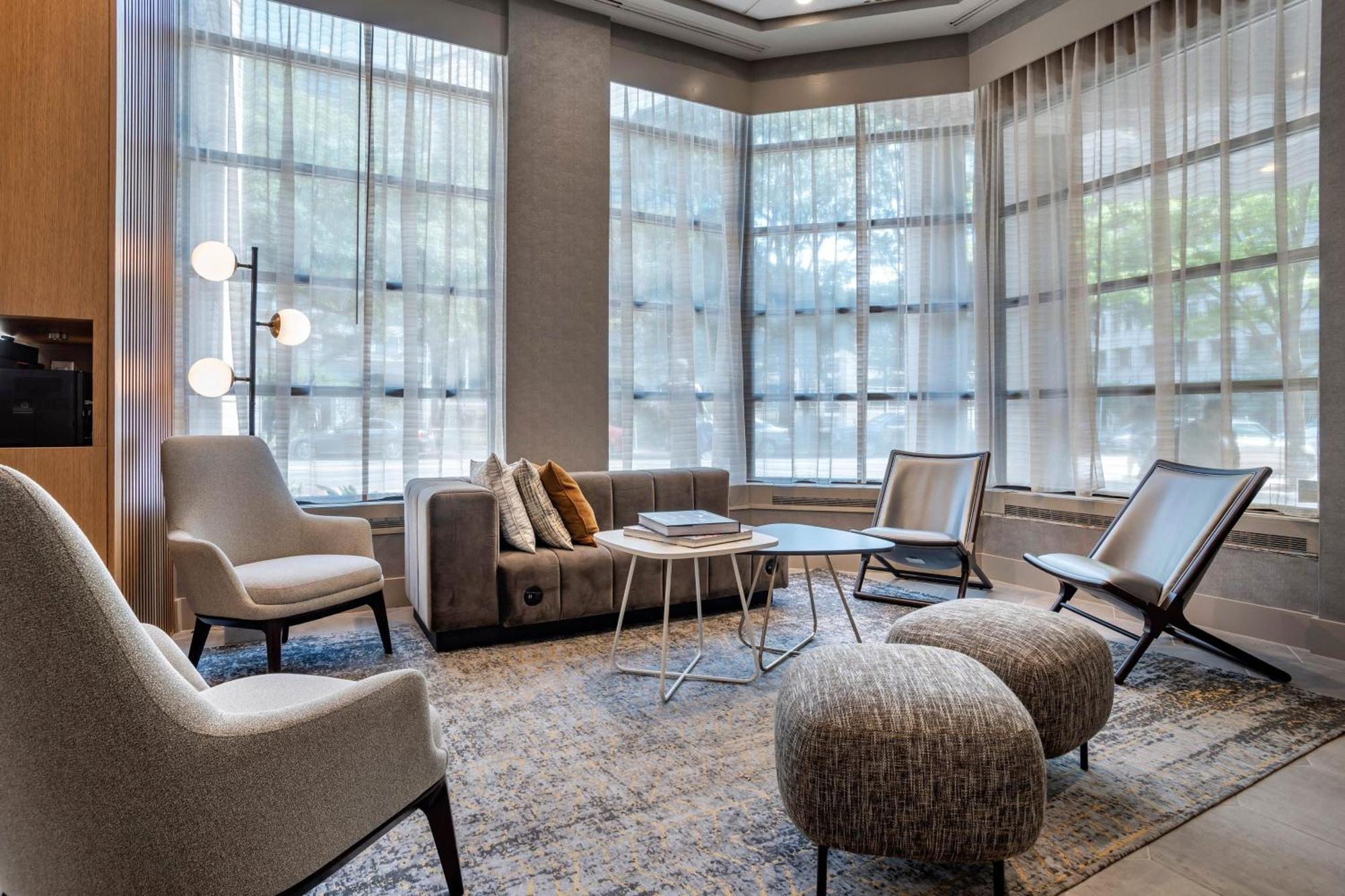 Sheraton Downtown Hotel 3*